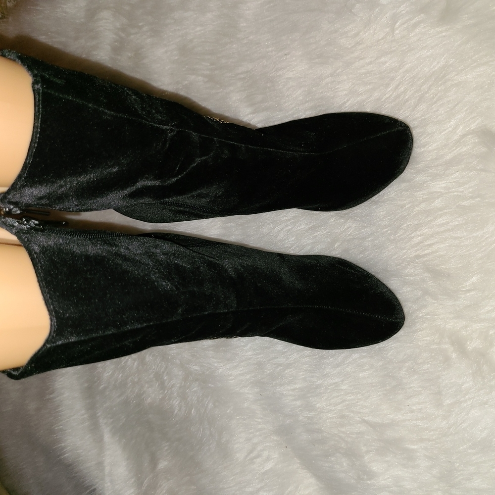 Scene Size 9 Black Velvet Calf High Boots With Jeweled Design - Picture 2 of 10